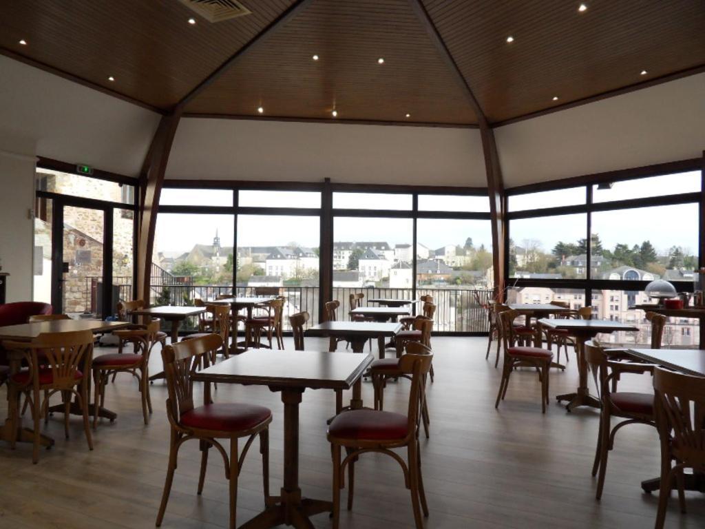 Hotel La Tour Des Mayenne